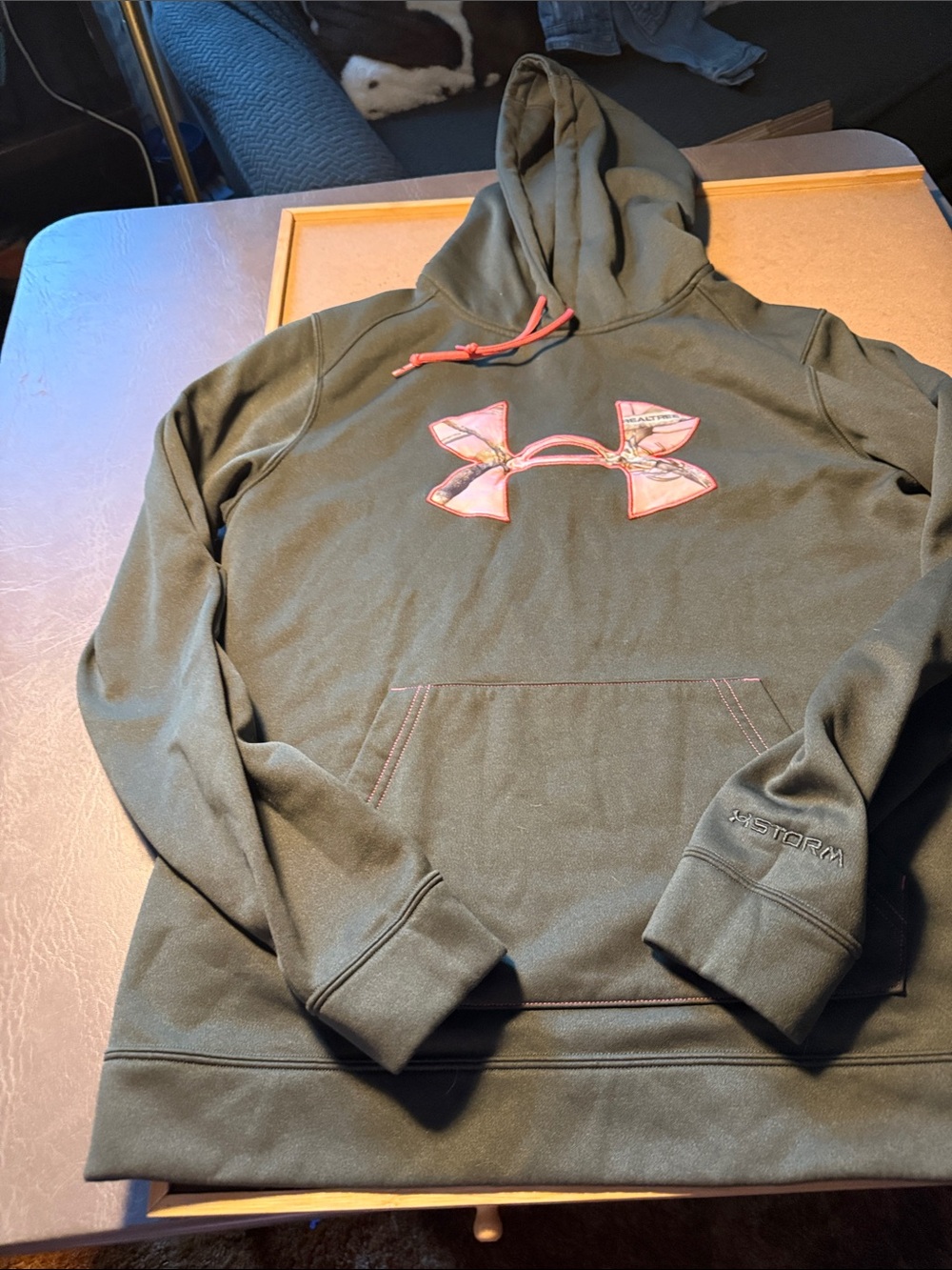 Hooded Pullover